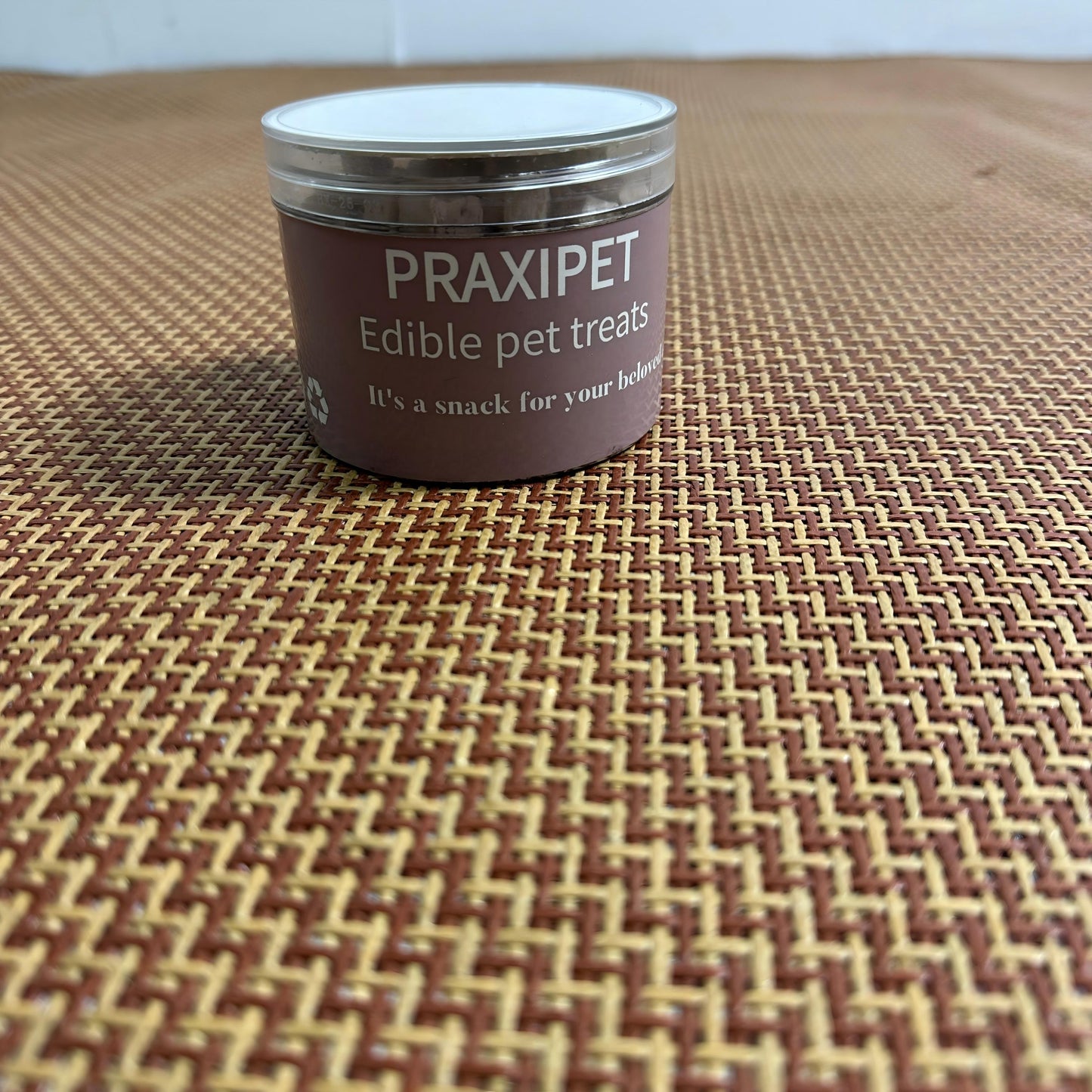 PRAXIPET Edible pet treats Selected high-qualitychickenis vacuum-freeze-dried at ultralowtemperatures to preserve its nutrition and flavor